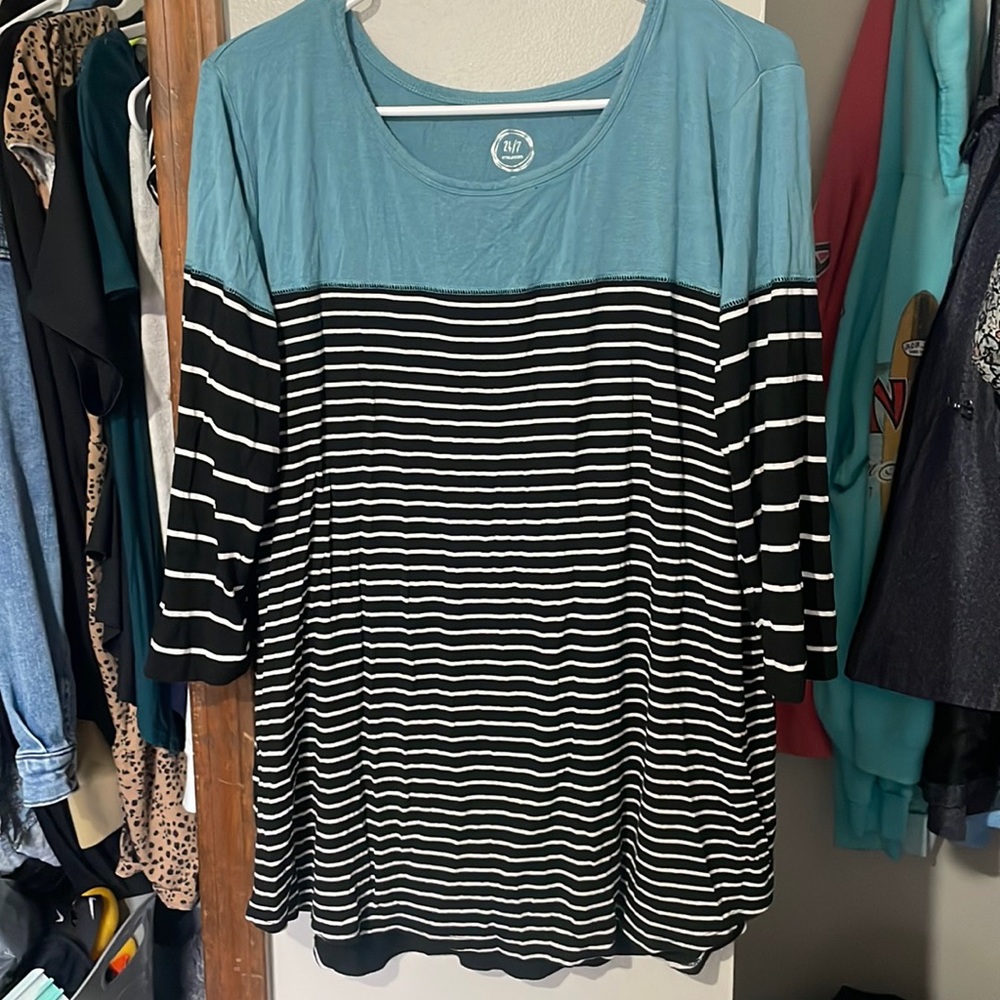 Maurice’s top XL amazing condition